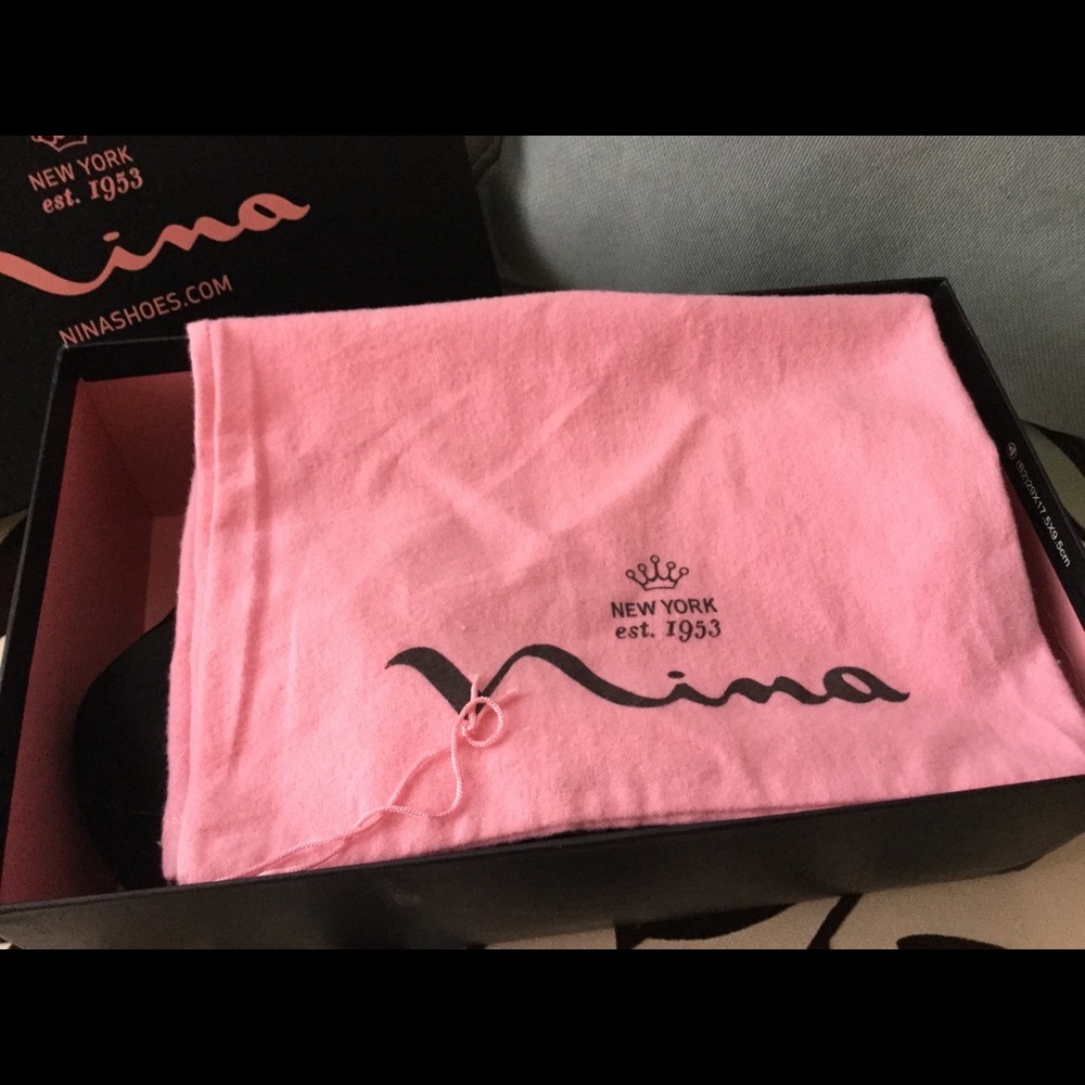 Clova Rhinestone - Picture 12 of 16